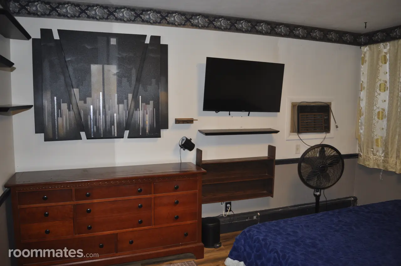 Profile photo 1 of 8