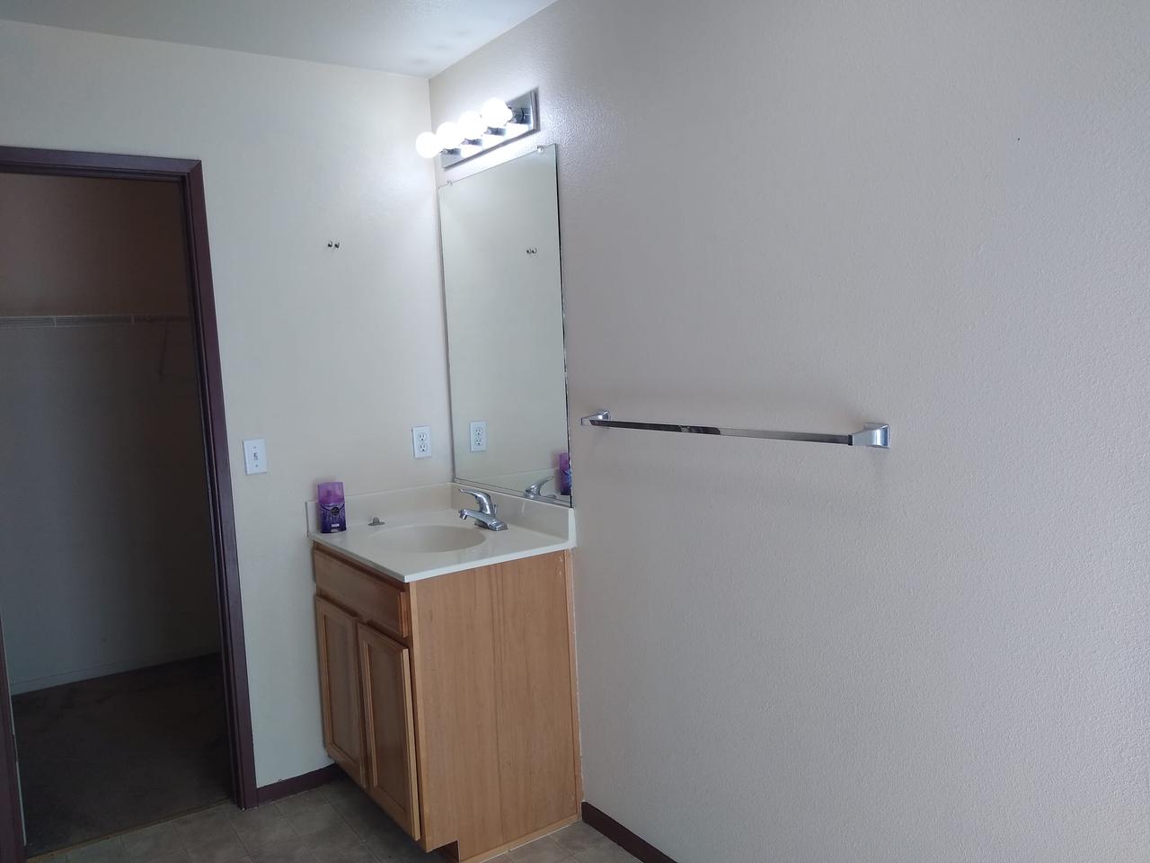 Profile photo 5 of 10