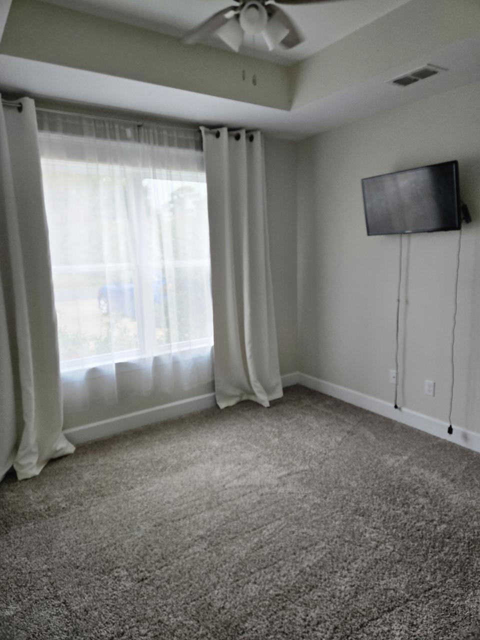 Profile photo 6 of 13