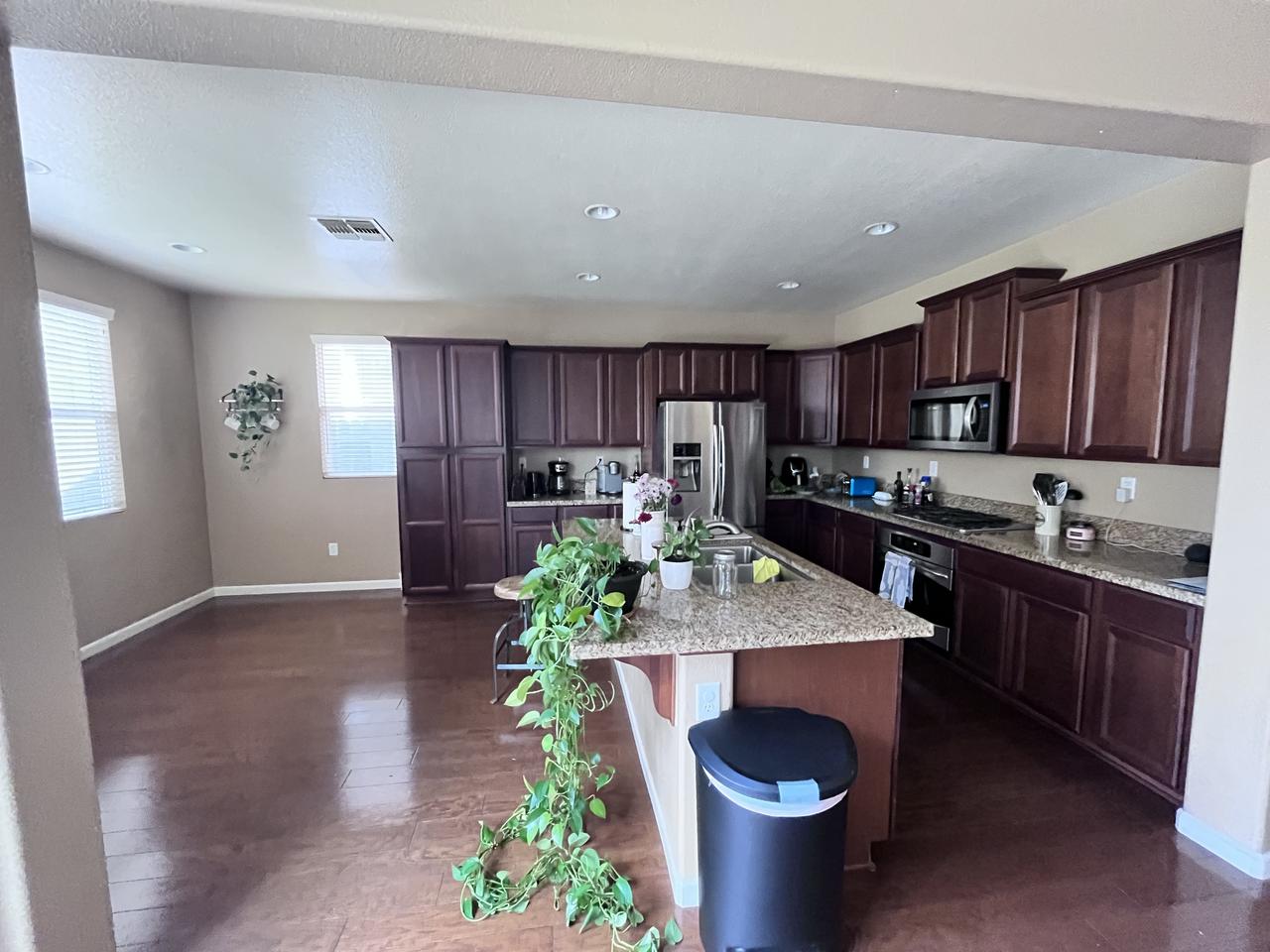 Profile photo 5 of 10