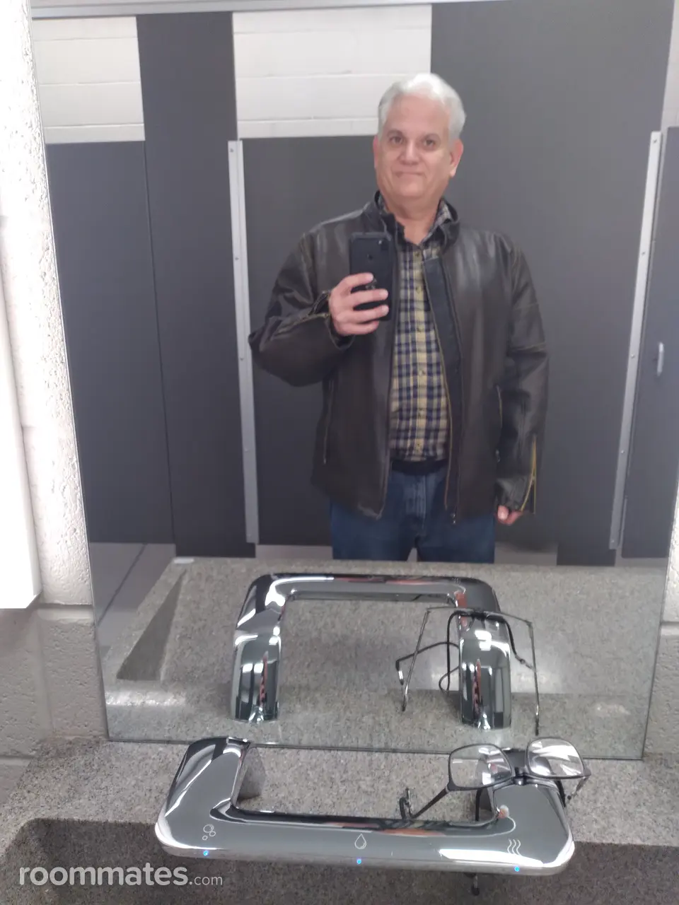 Profile photo 11 of 14