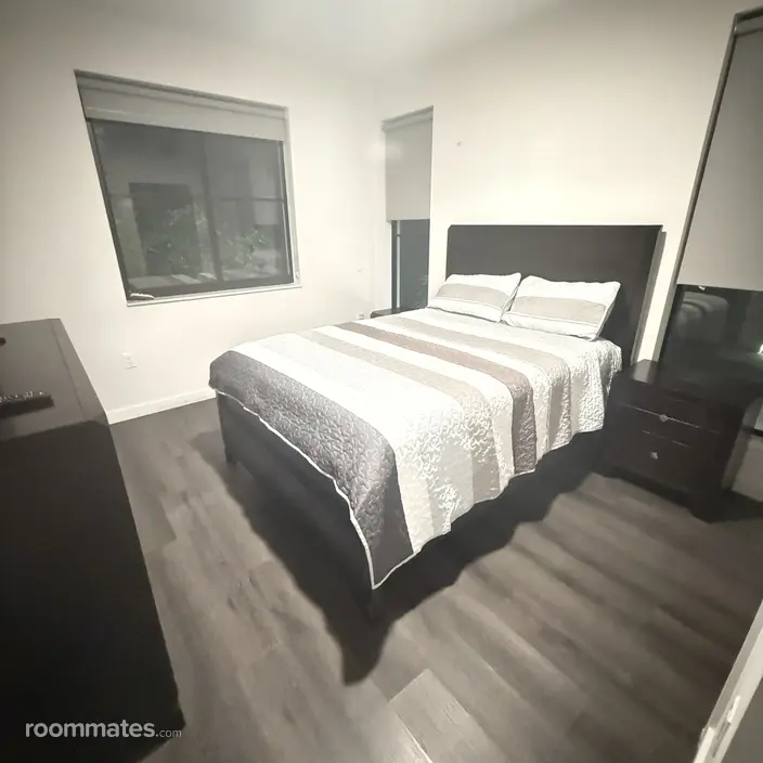 Room for rent in Miami, FL $1500, condo