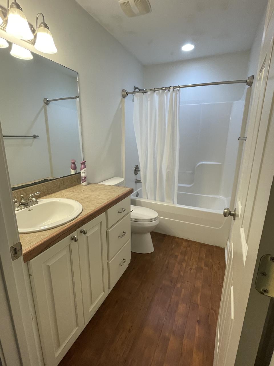 Profile photo 3 of 11