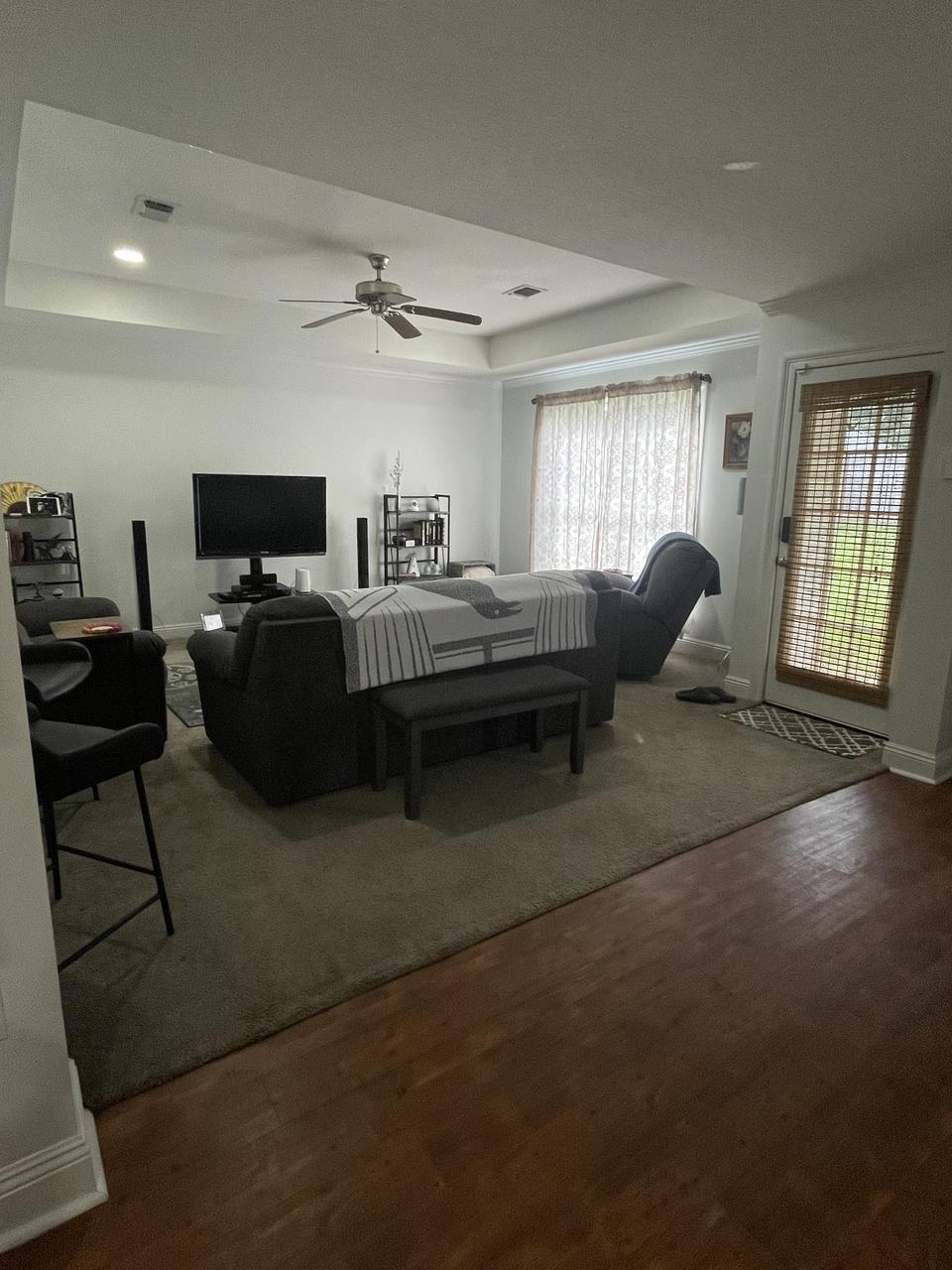 Profile photo 7 of 11