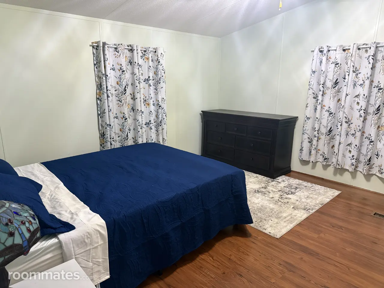 Profile photo 2 of 4