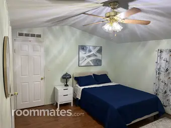 Room for rent in Jacksonville, FL $700, house