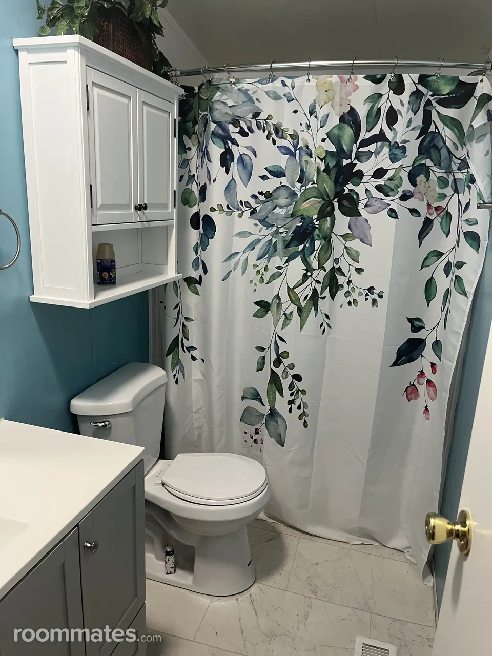 Profile photo 3 of 4