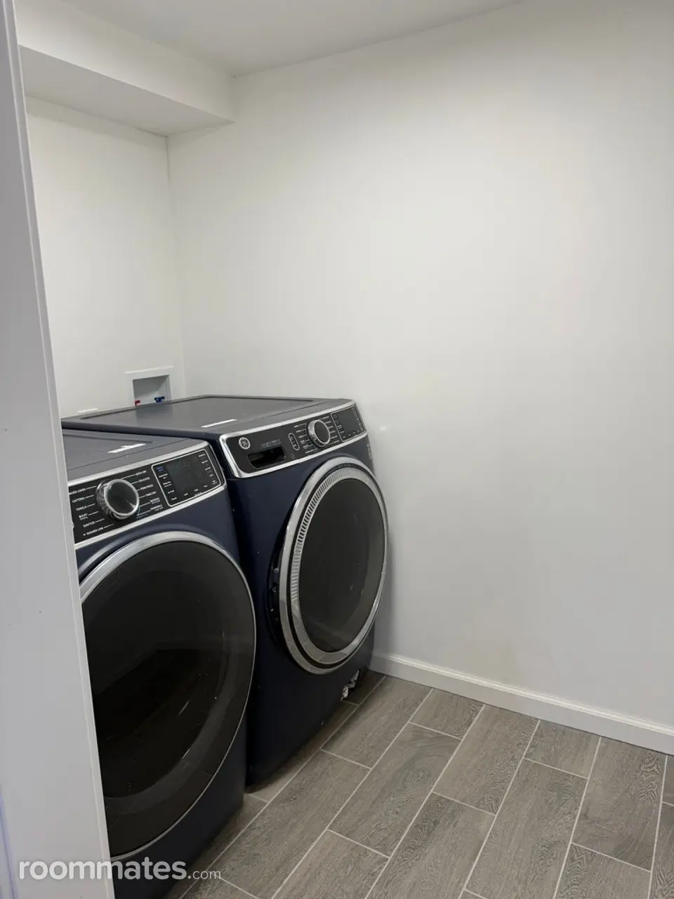 Profile photo 2 of 6