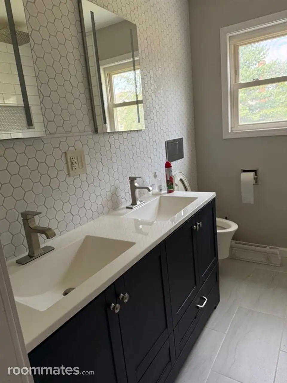 Profile photo 1 of 6