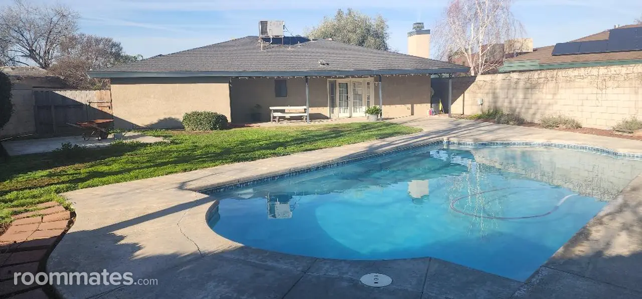 Profile photo 9 of 10