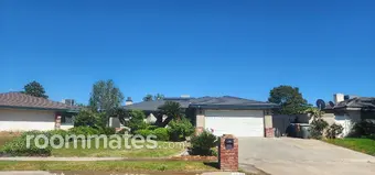 Room for rent in Bakersfield, CA $900, house