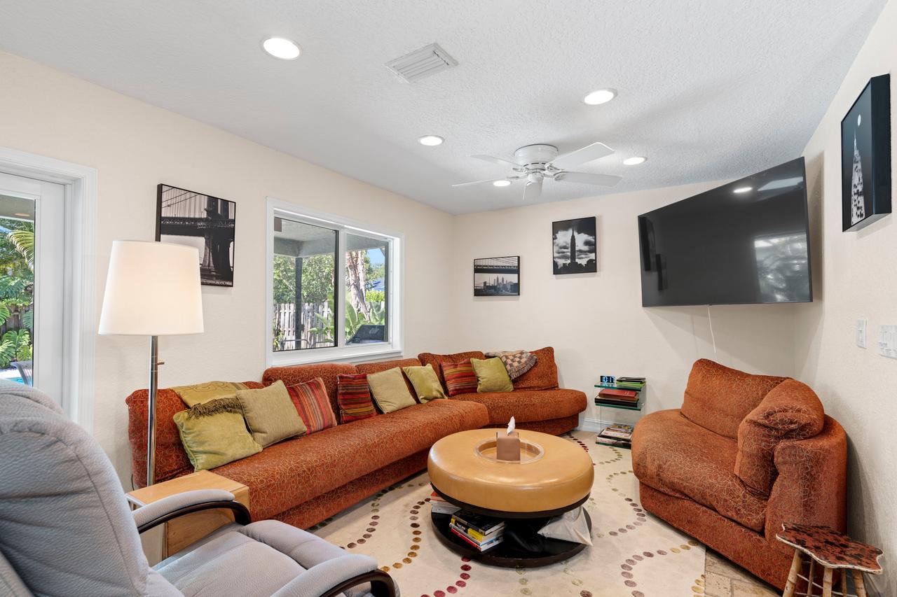 Profile photo 1 of 9