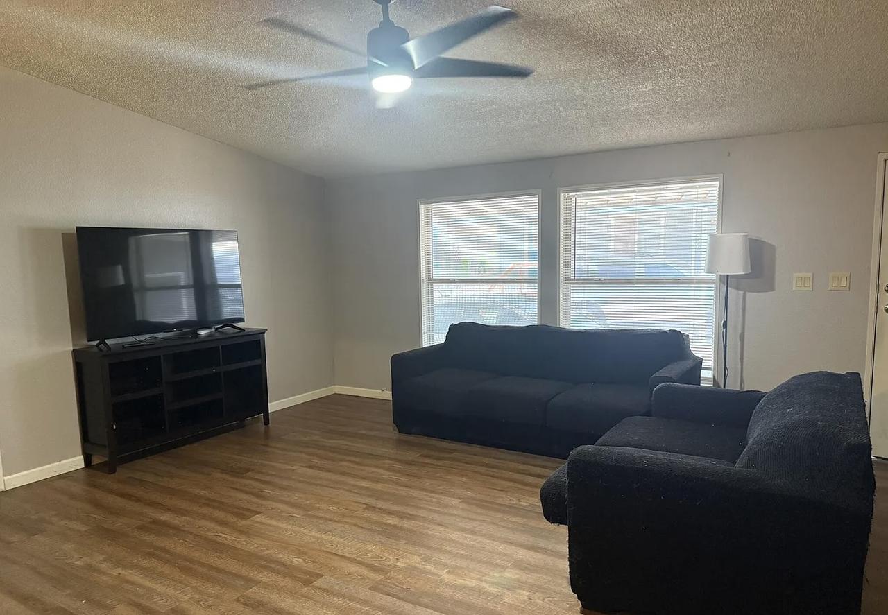 Profile photo 4 of 10