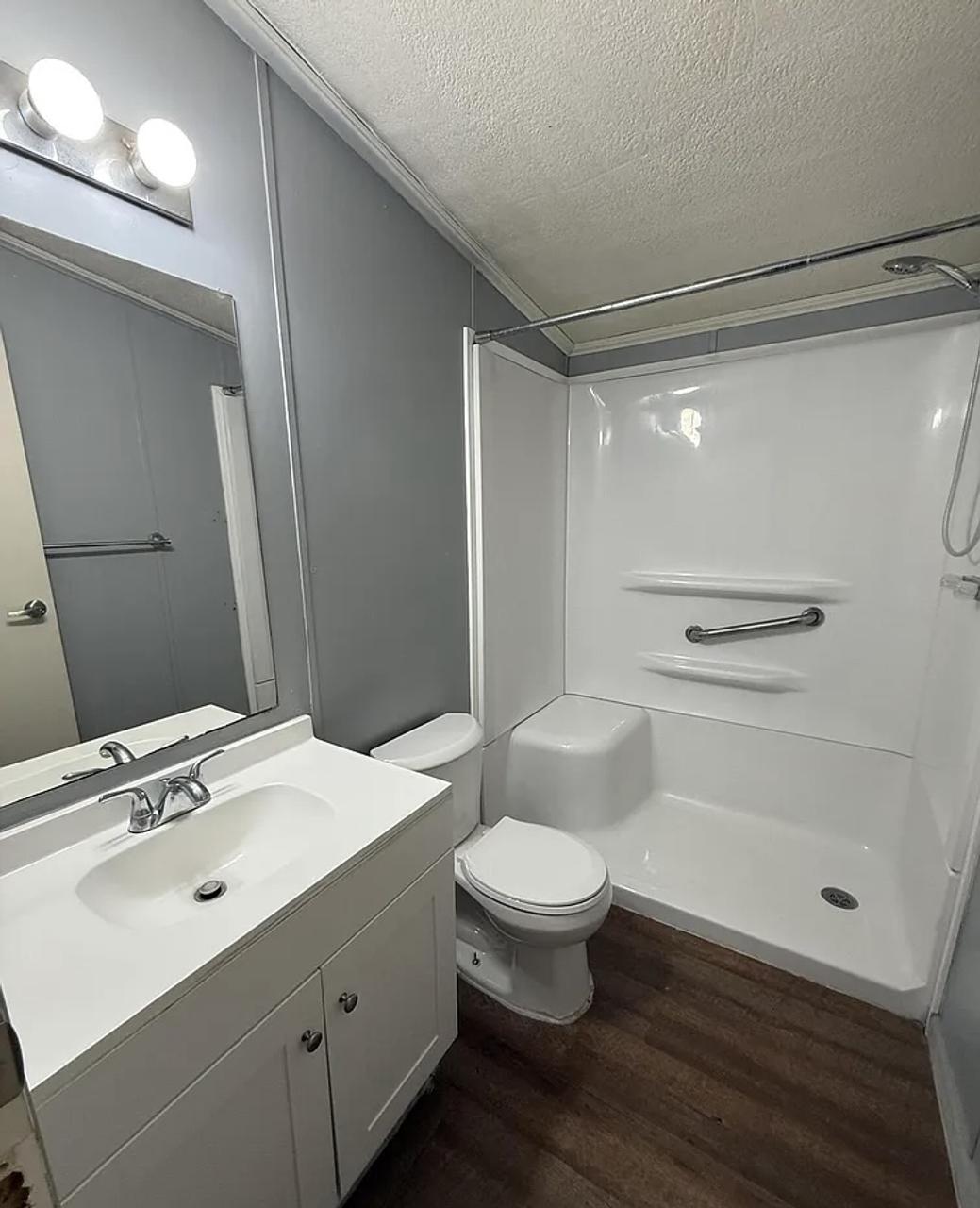 Profile photo 1 of 10