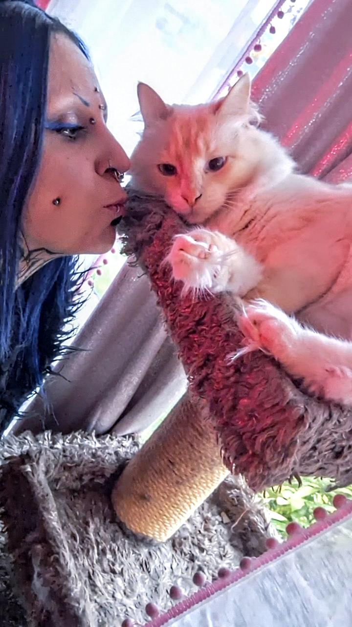 Profile photo 7 of 8