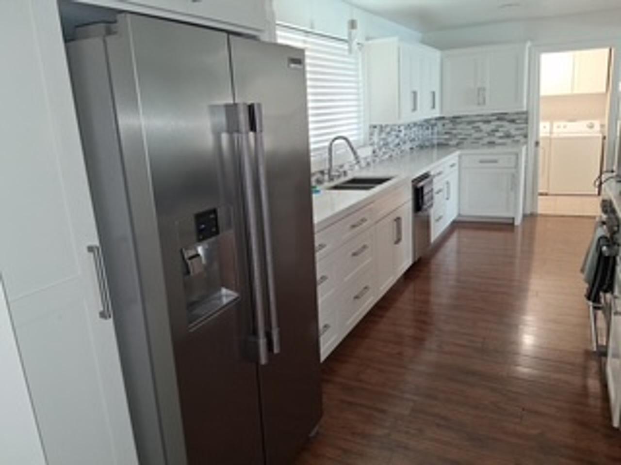 Profile photo 3 of 10