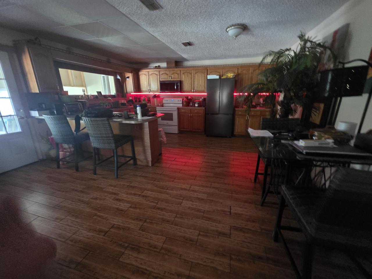 Profile photo 4 of 8