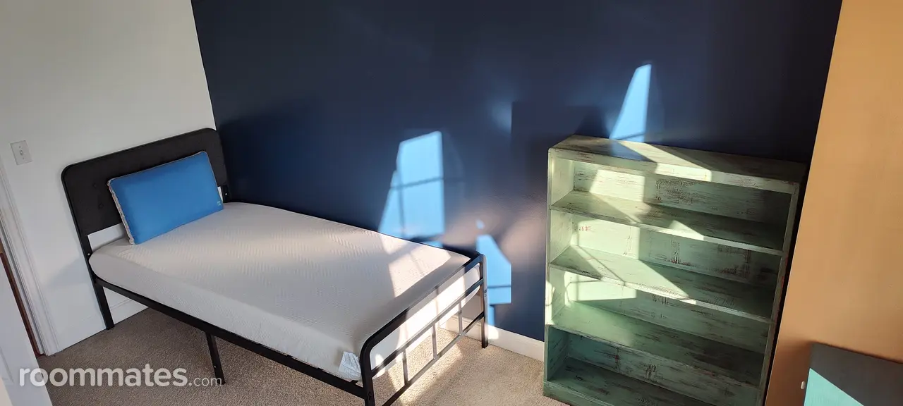 Profile photo 1 of 5