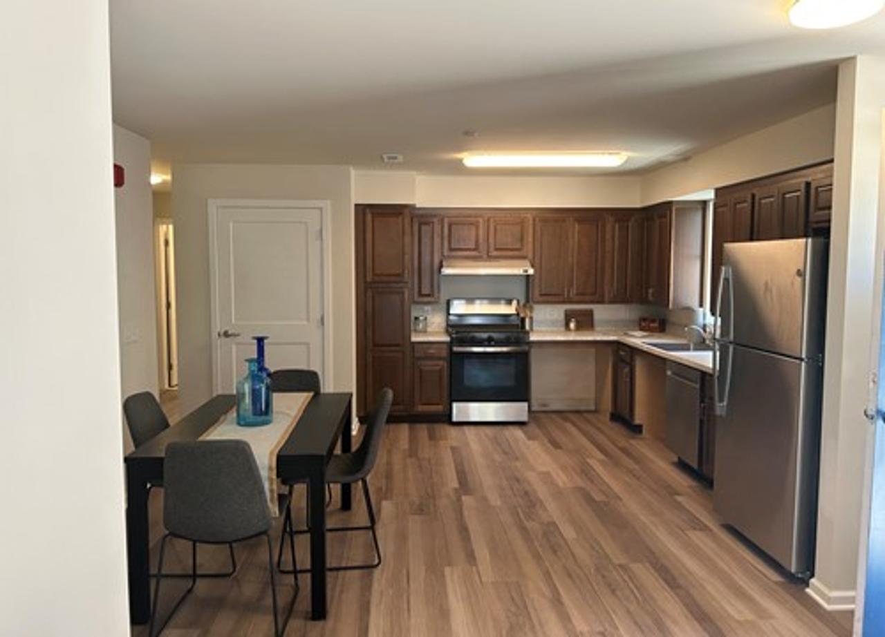 Profile photo 1 of 6