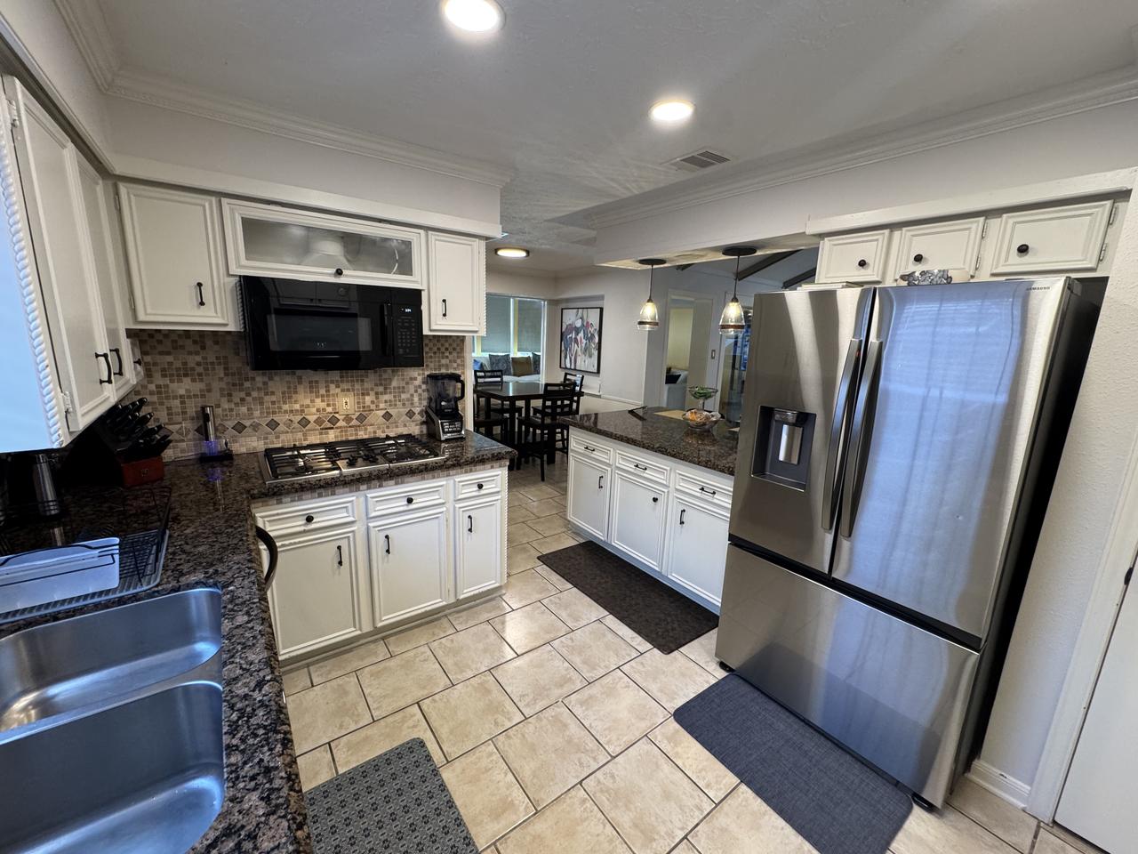 Profile photo 6 of 13