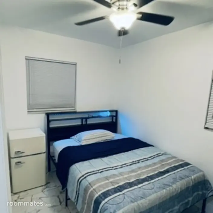 Room for rent in Fort Lauderdale, FL $1200, house