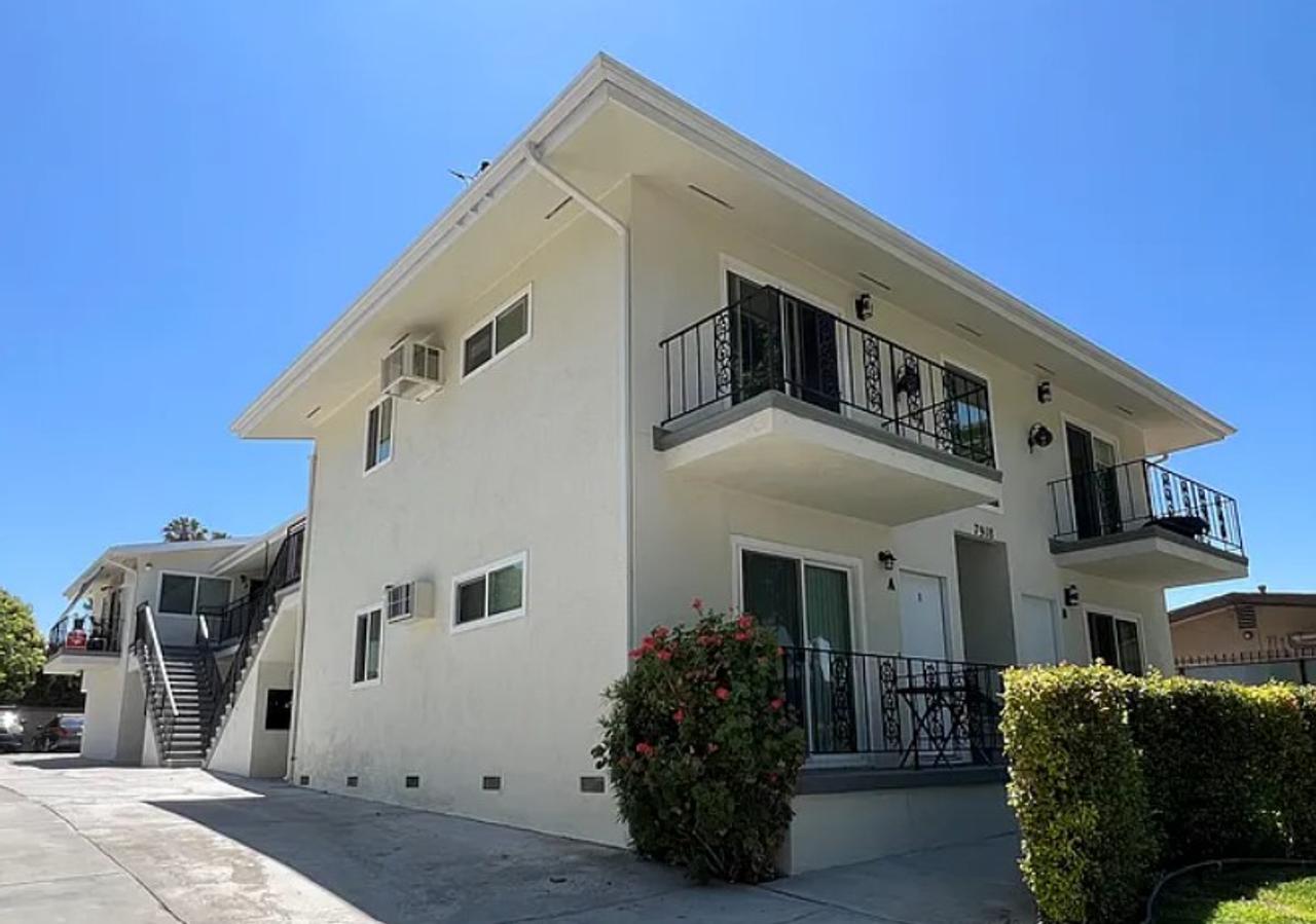 Profile photo 3 of 9