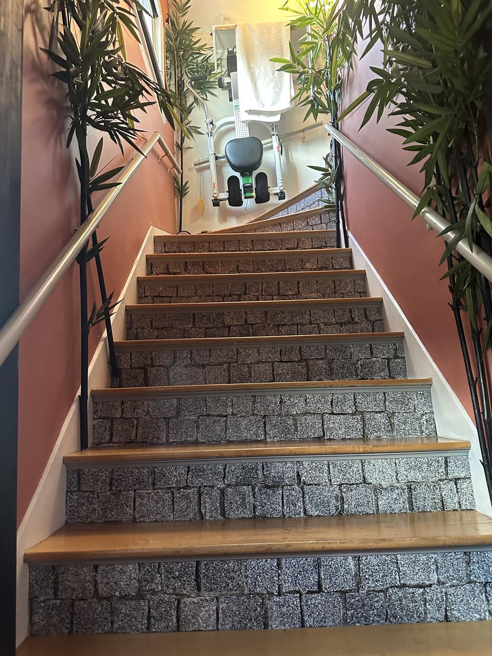 Profile photo 1 of 10