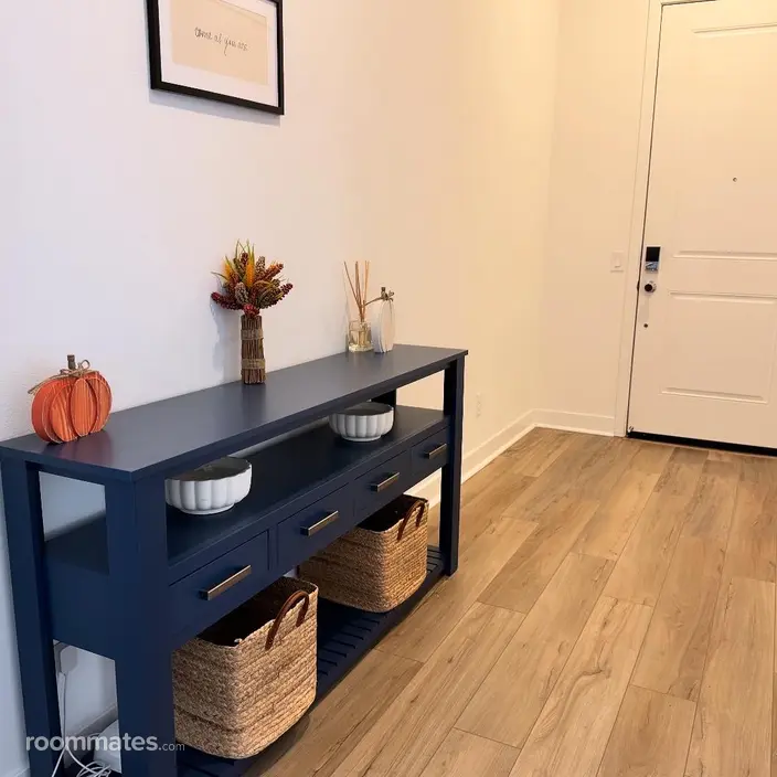 Room for rent in Valencia, CA $1500, condo