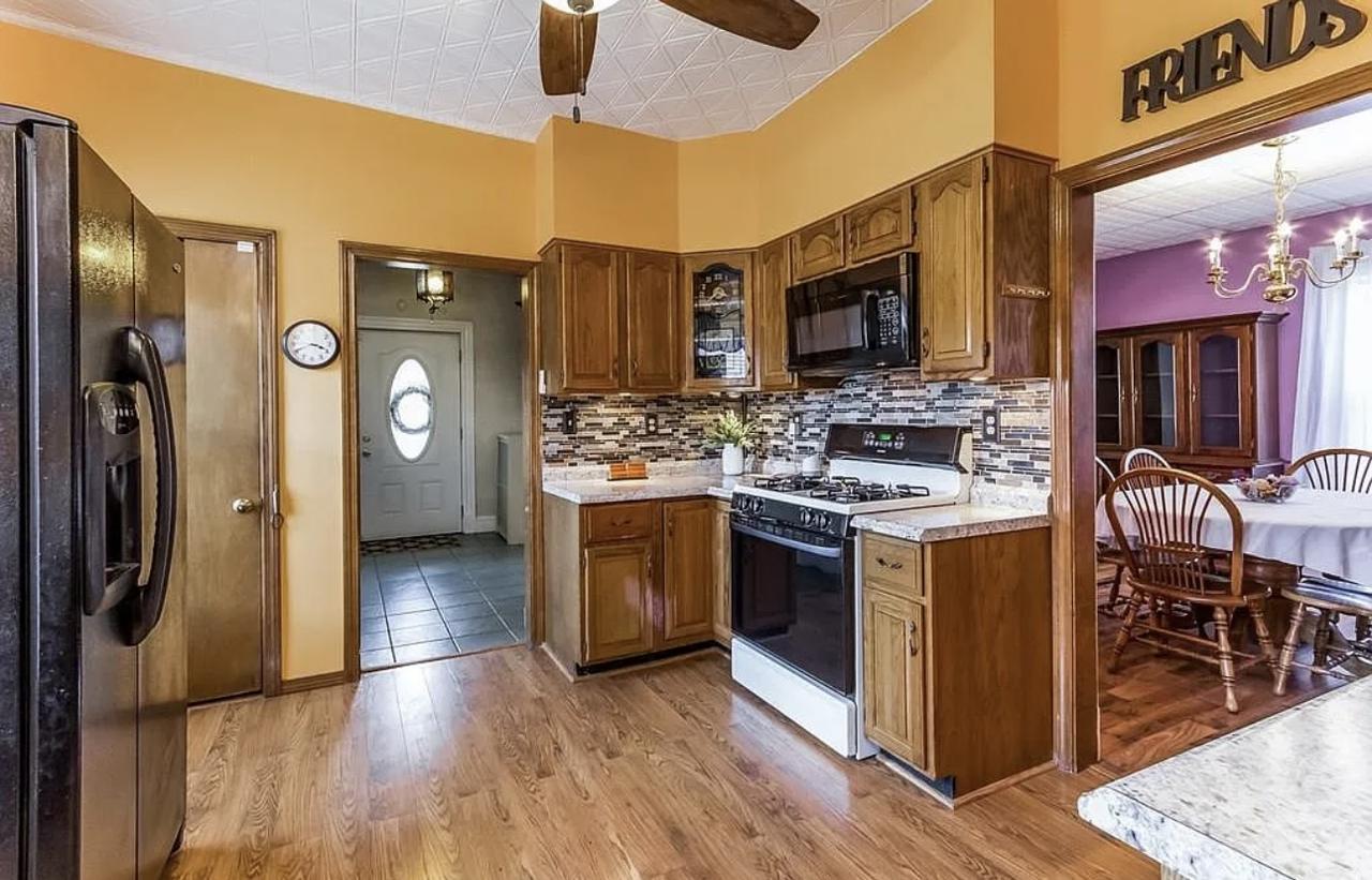 Profile photo 4 of 7