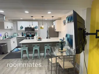 Room for rent in Daytona Beach, FL $850, house