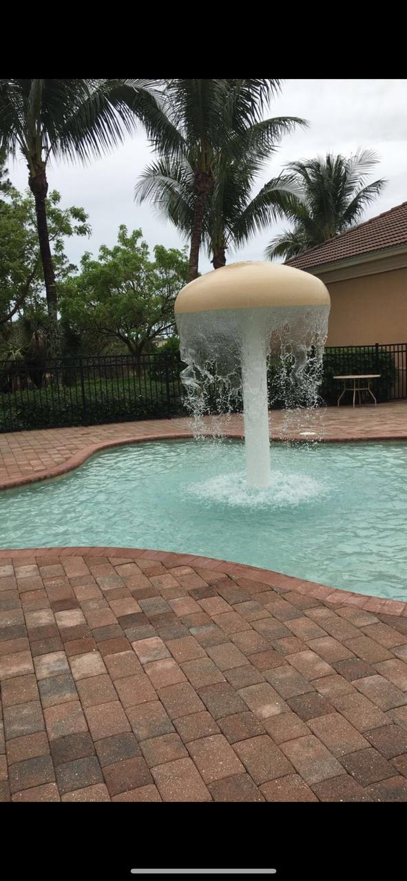 Profile photo 7 of 18