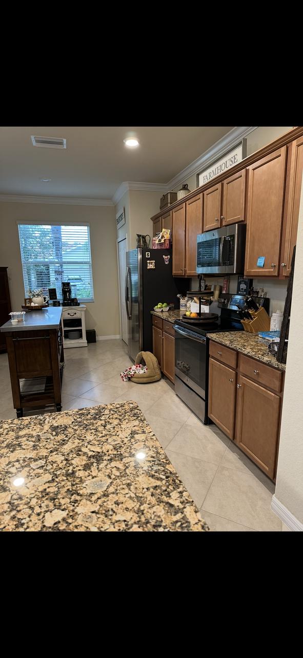 Profile photo 6 of 18