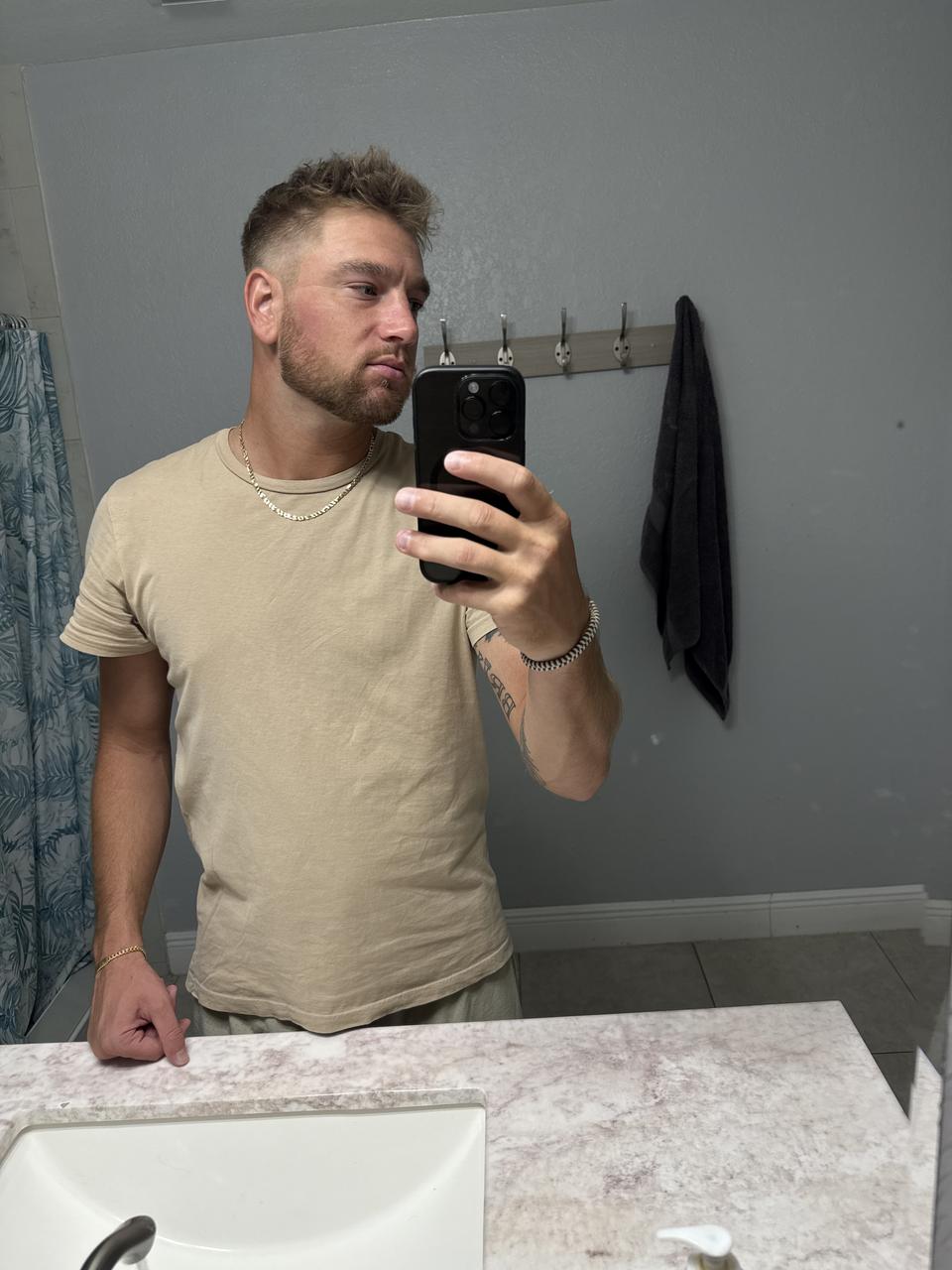 Profile photo 3 of 9
