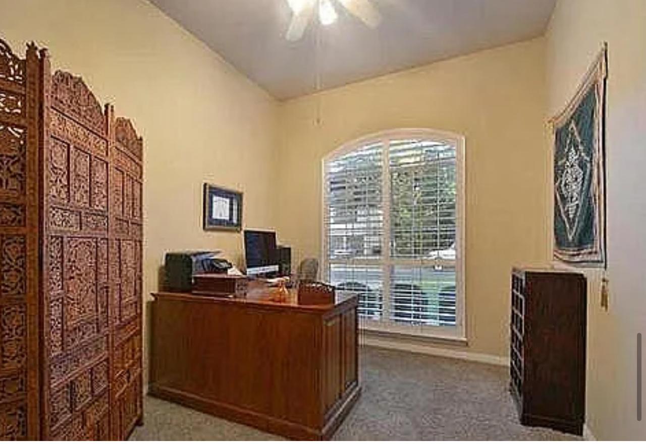 Profile photo 4 of 9