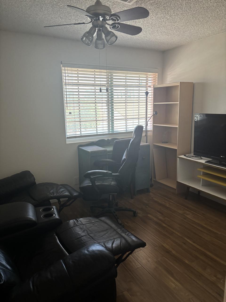 Profile photo 4 of 10