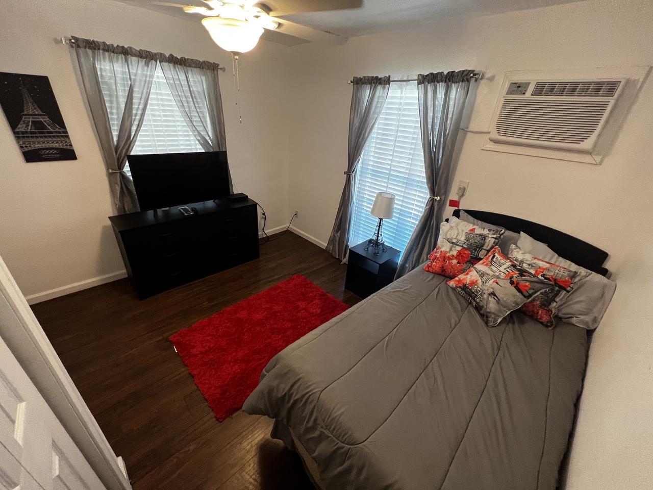 Profile photo 1 of 8