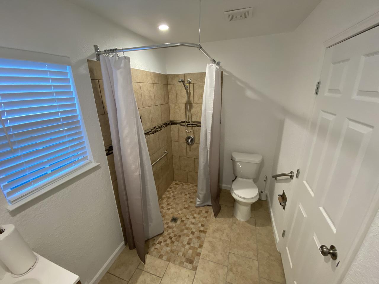 Profile photo 7 of 8