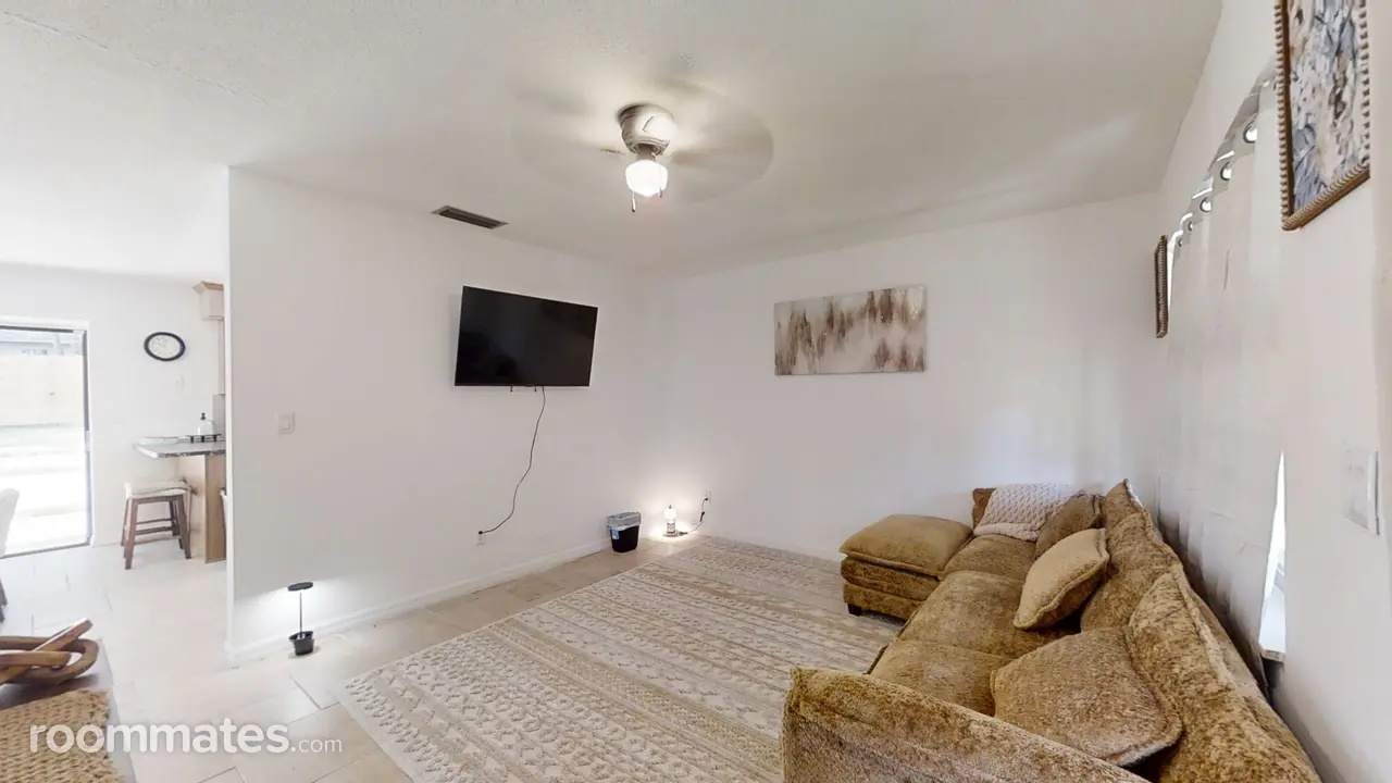 Profile photo 8 of 11