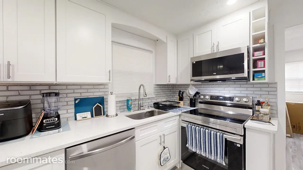 Profile photo 5 of 11