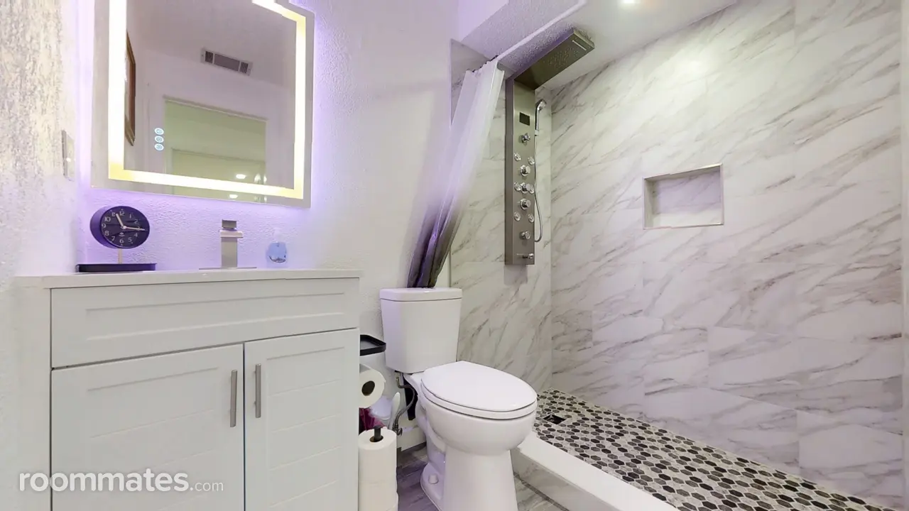 Profile photo 3 of 11