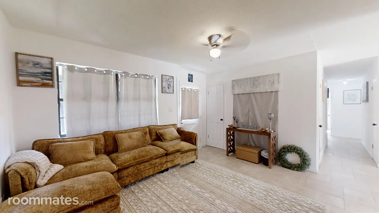 Profile photo 9 of 11