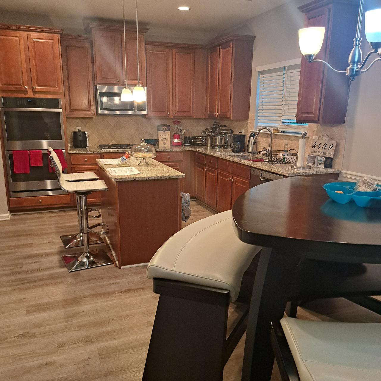 Profile photo 7 of 8