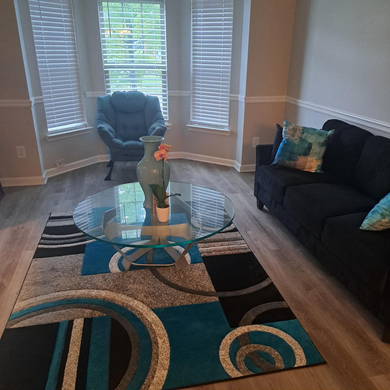 Profile photo 3 of 8