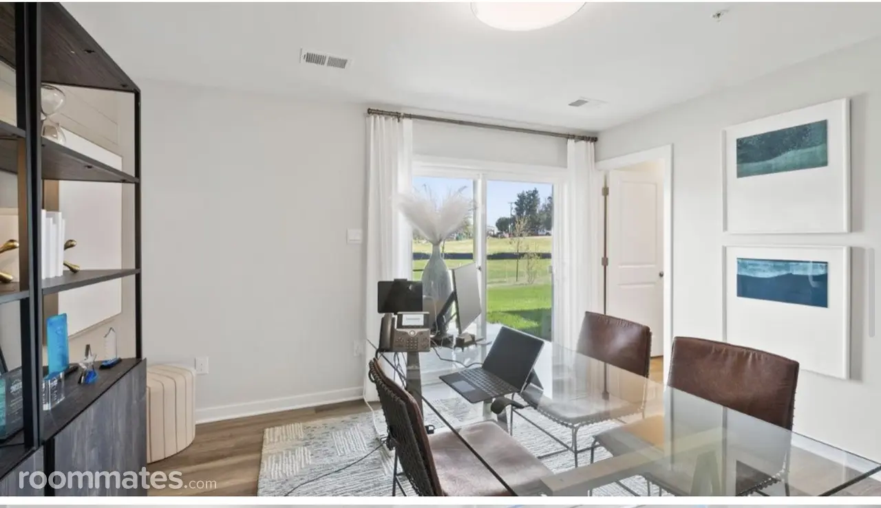 Profile photo 4 of 5