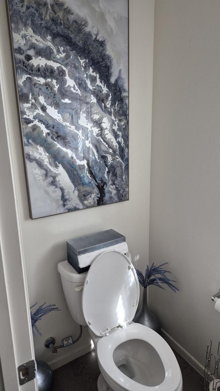 Profile photo 3 of 8