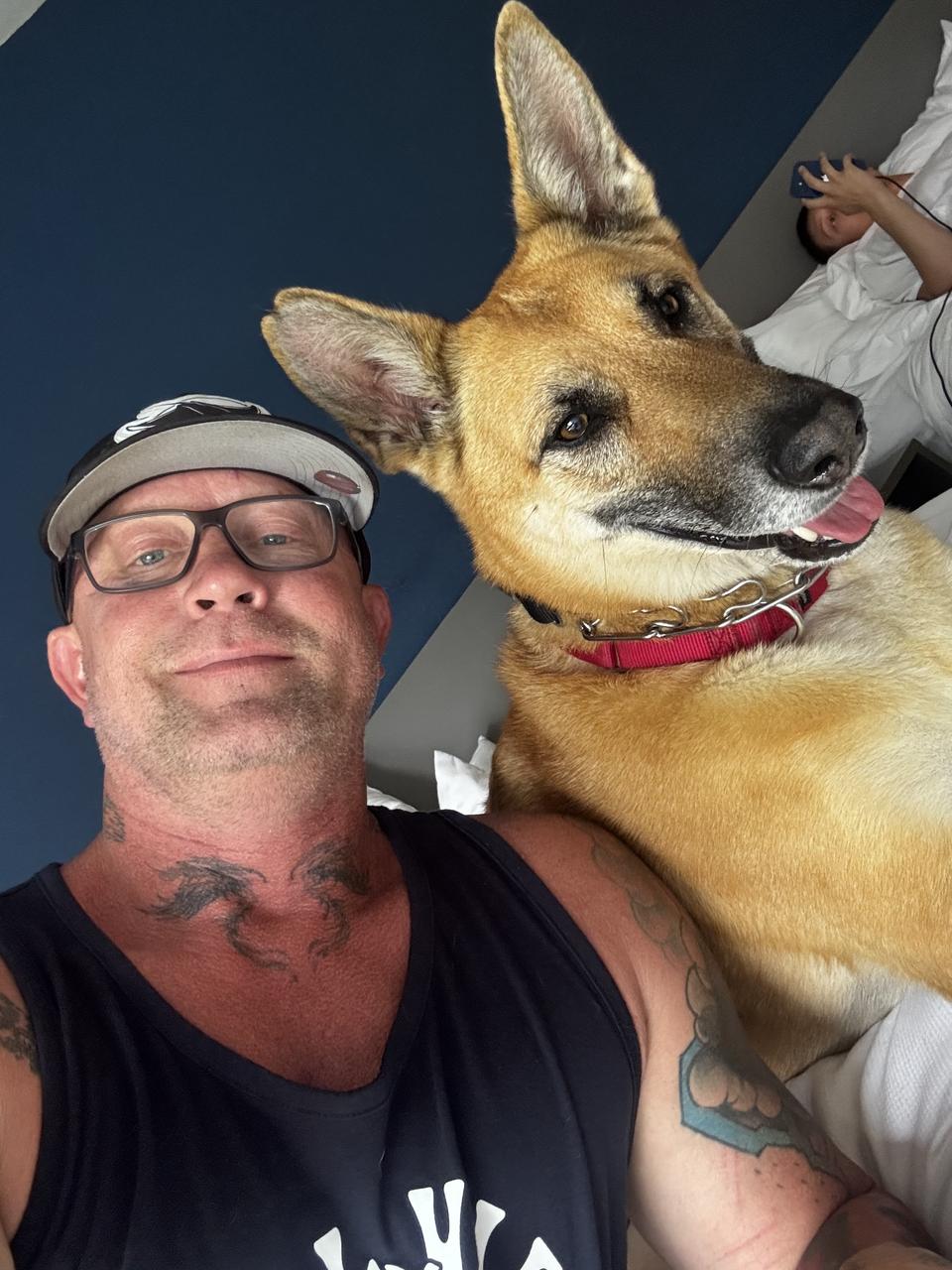 Profile photo 4 of 4