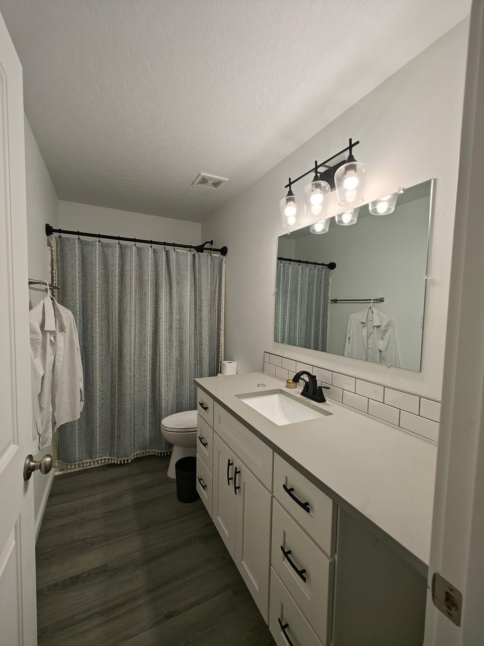 Profile photo 3 of 6