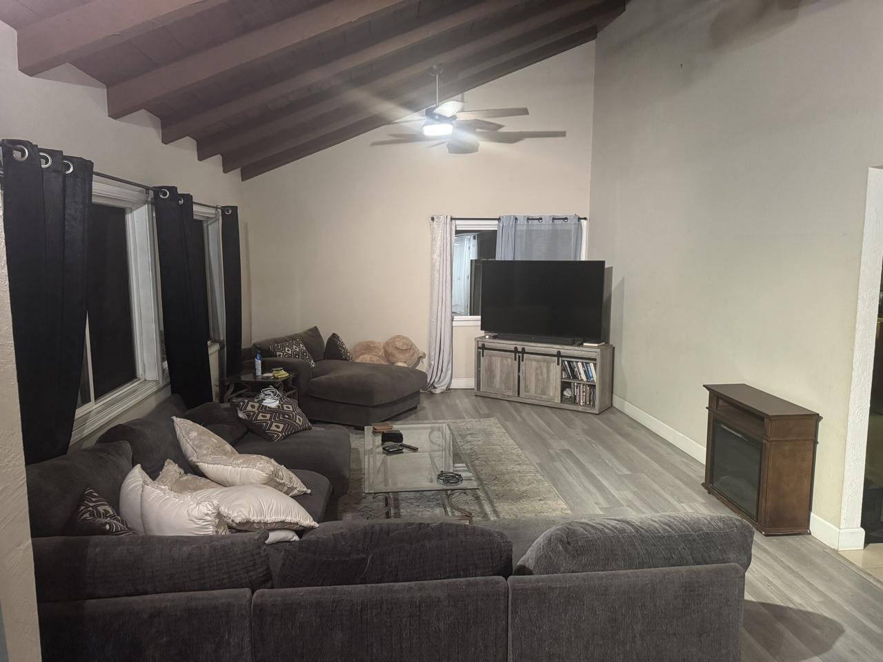 Profile photo 7 of 8