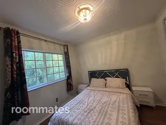 Room for rent in Lake Worth, FL $1300, house