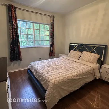 Room for rent in Lake Worth, FL $1250, house